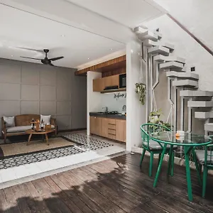 https://ayona-villa.hotelsseminyak.net